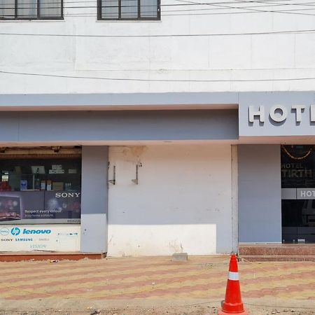 Hotel Tirth Ankleshwar Екстер'єр фото