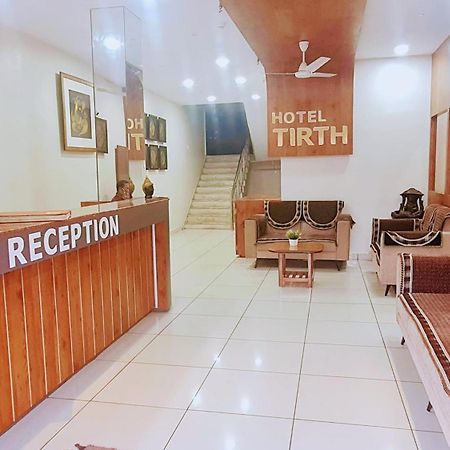 Hotel Tirth Ankleshwar Екстер'єр фото