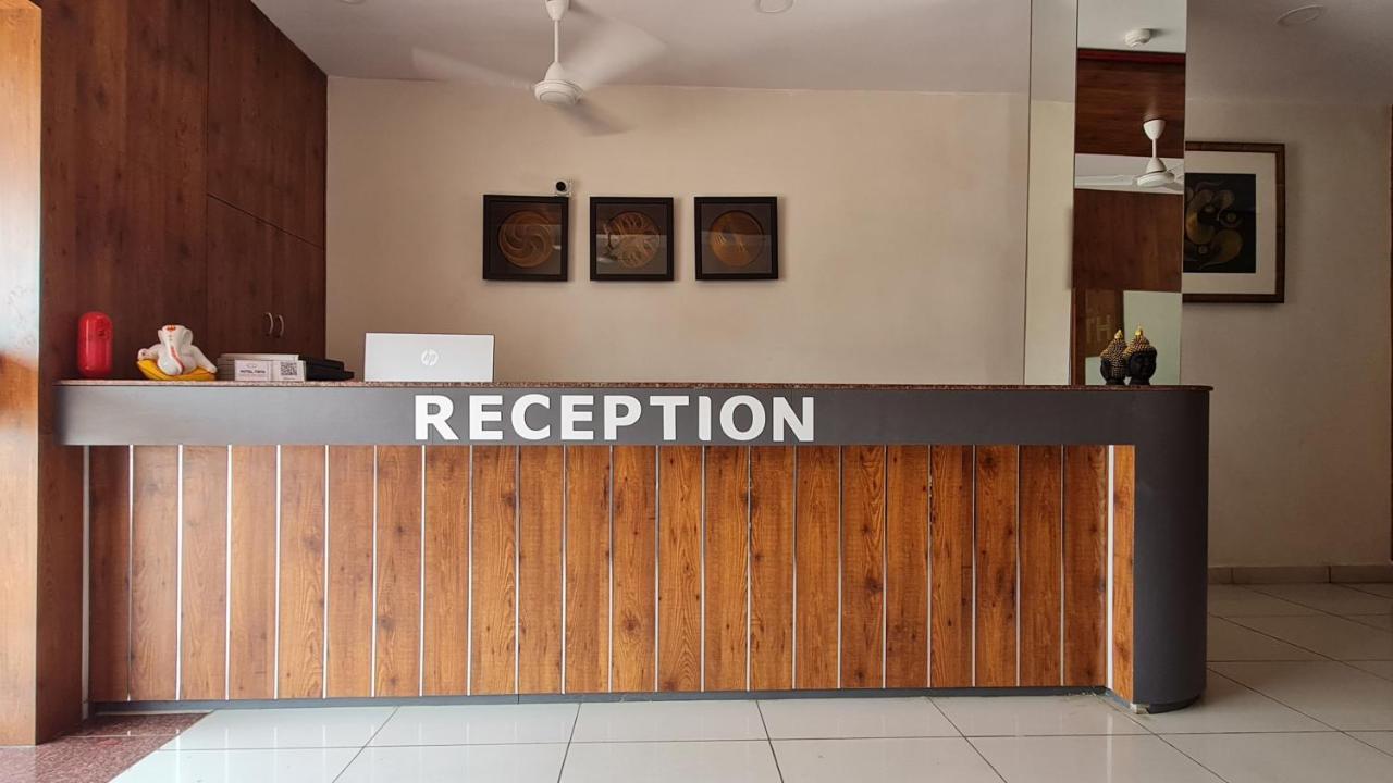 Hotel Tirth Ankleshwar Екстер'єр фото