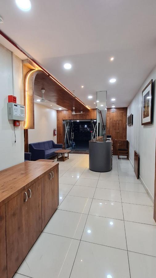 Hotel Tirth Ankleshwar Екстер'єр фото