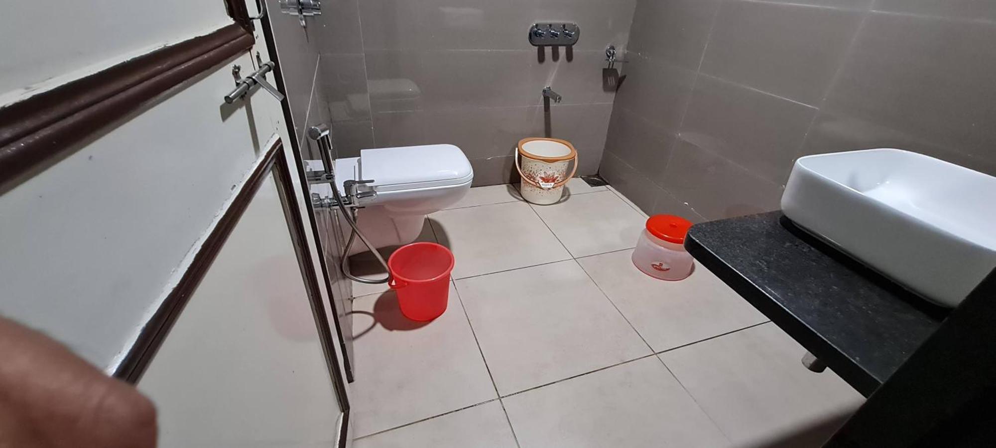 Hotel Tirth Ankleshwar Екстер'єр фото