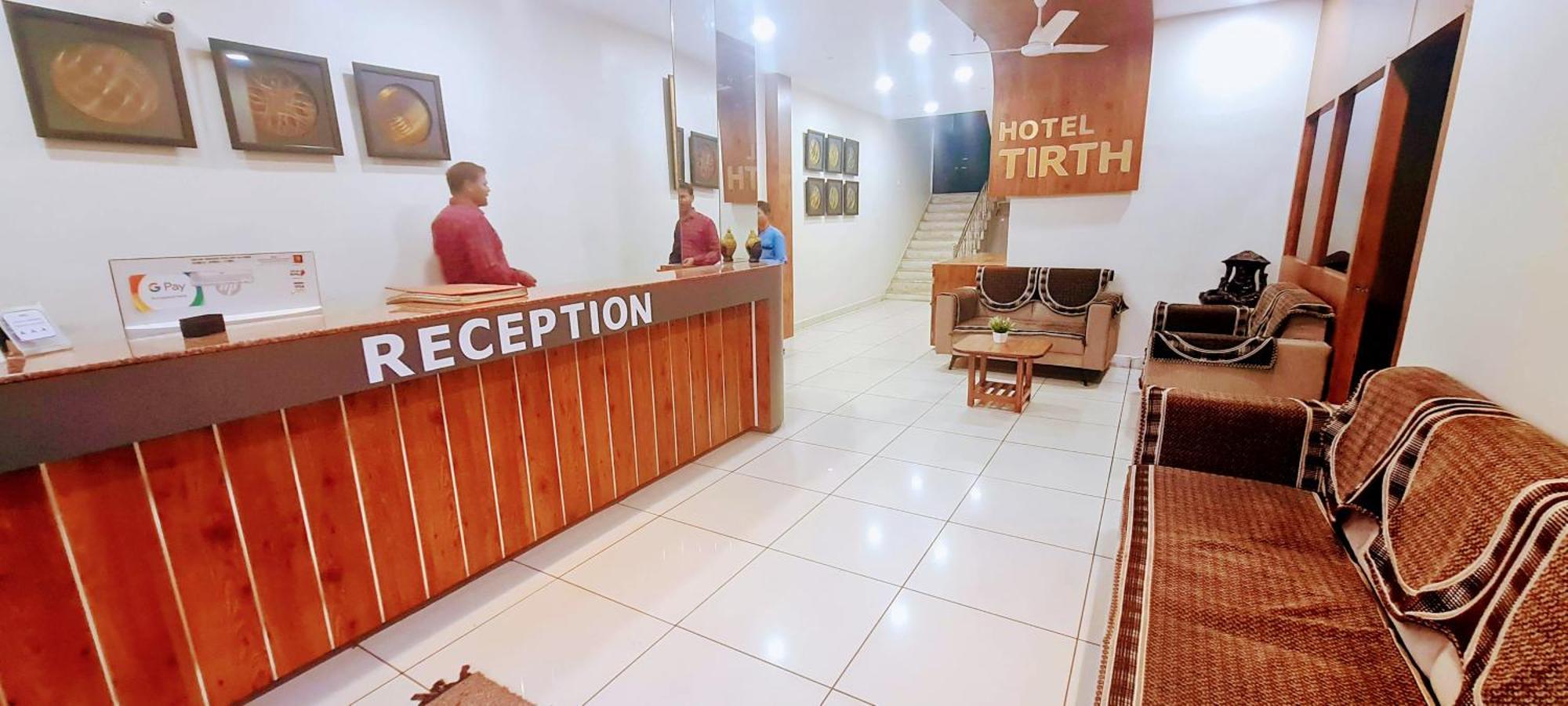 Hotel Tirth Ankleshwar Екстер'єр фото